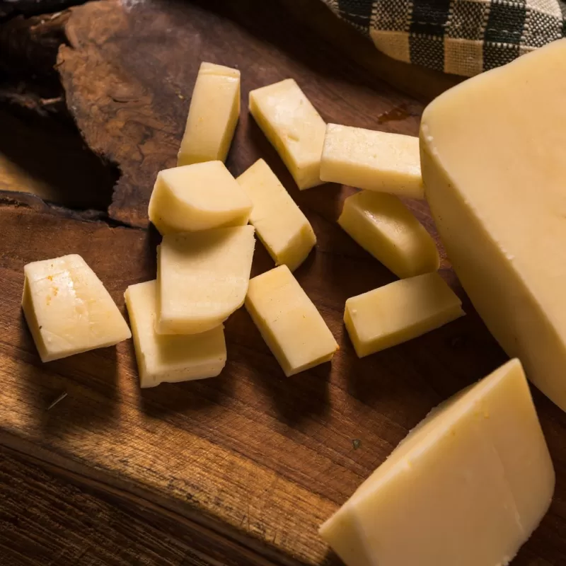 queso-de-vaca-tres-oscos-750-grs (2)